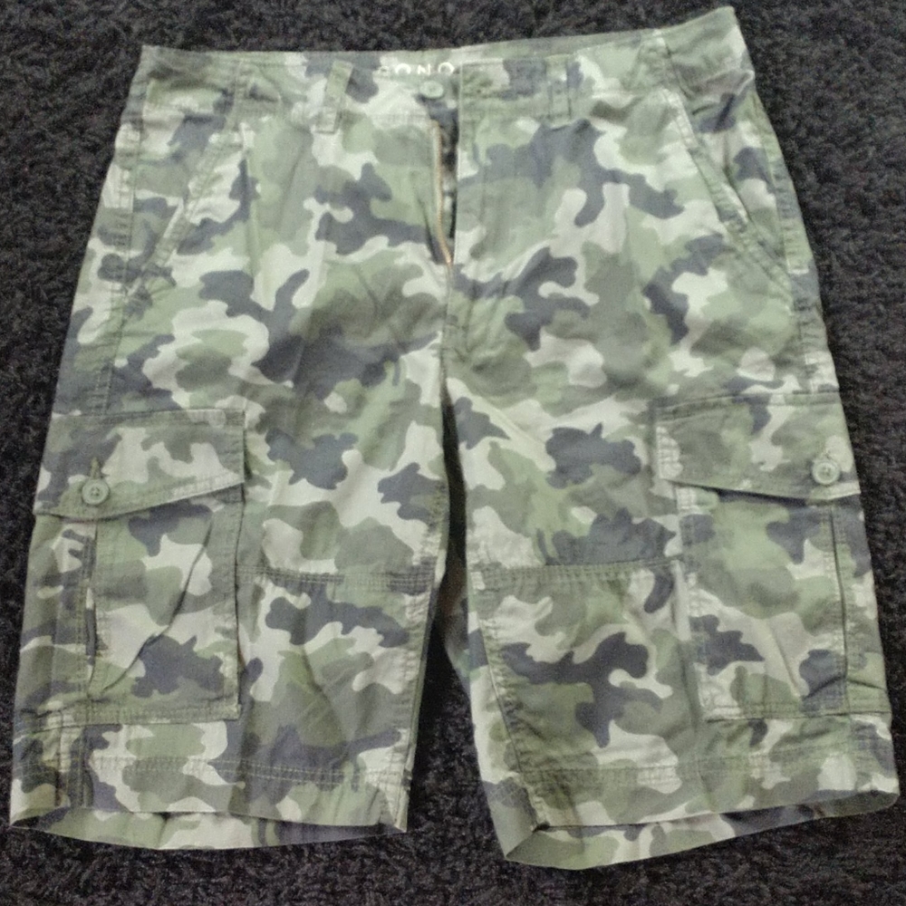 Men's camouflage cargo shorts